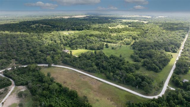 4074 Bucksnort Road, Franklin, TX 77856