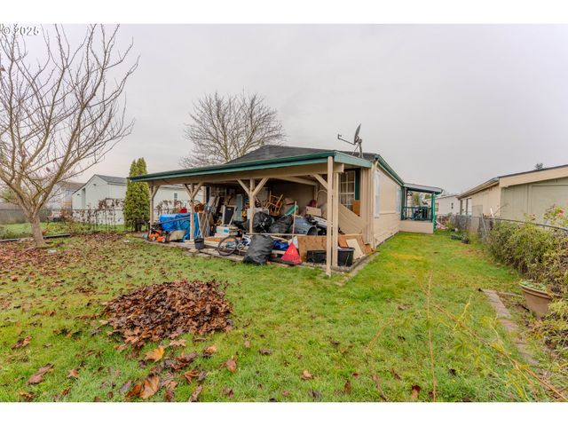 301 E COLUMBIA Dr 73, Newberg, OR 97132