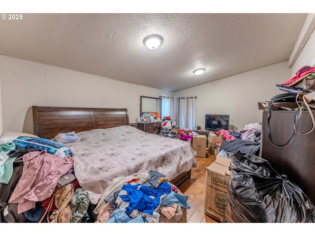 301 E COLUMBIA Dr 73, Newberg, OR 97132