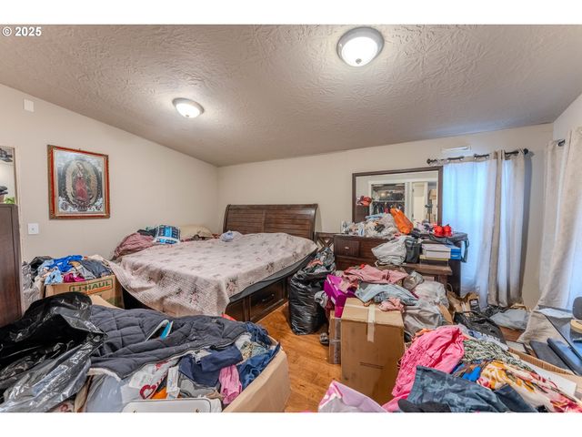 301 E COLUMBIA Dr 73, Newberg, OR 97132