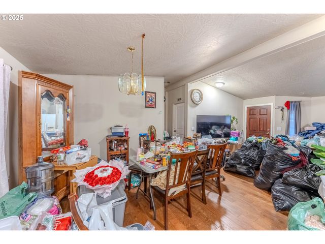 301 E COLUMBIA Dr 73, Newberg, OR 97132