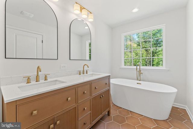 675 VAWTER CORNER RD, Louisa, VA 23093