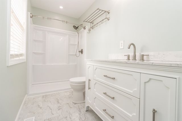 1468 MATROSE CARROLL RD, Michie, TN 38357