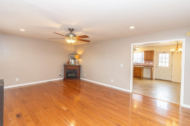 1468 MATROSE CARROLL RD, Michie, TN 38357