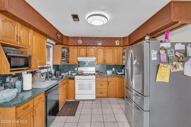 9225 Ocean Highway W, Calabash, NC 28467