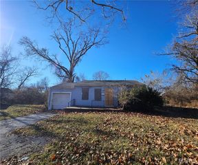 10021 Baron Drive, St Louis, MO 63136