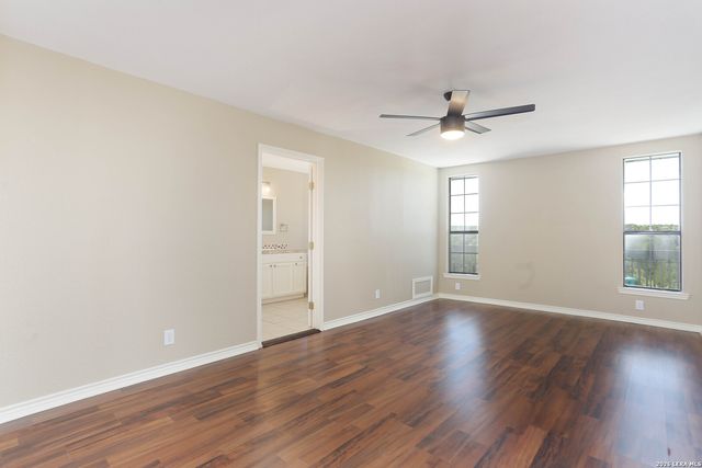 693 Snake, Pipe Creek, TX 78063