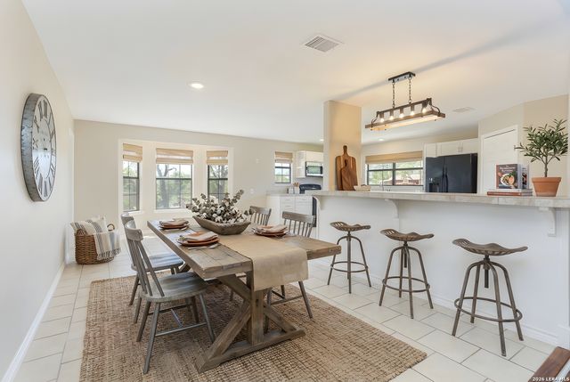 693 Snake, Pipe Creek, TX 78063