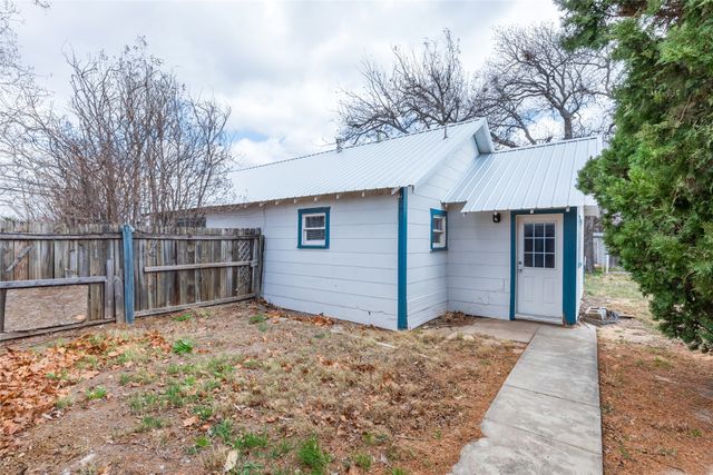 425 S 1st Street W, Clyde, TX 79510