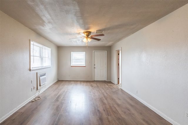 425 S 1st Street W, Clyde, TX 79510