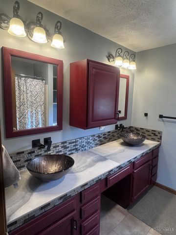 8295 Beckett Station Drive, West Chester, OH 45069