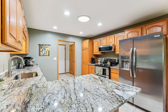 1419 Blue Jay Place, New Richmond, WI 54017