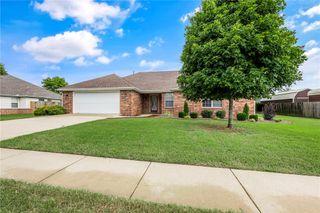 2320 Barnes Circle, Pea Ridge, AR 72751