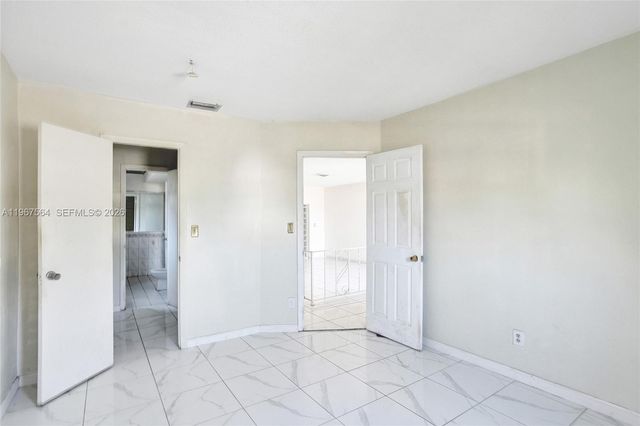 4966 NW 39th St, Lauderdale Lakes, FL 33319