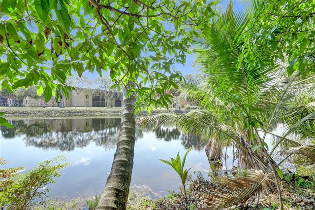 4966 NW 39th St, Lauderdale Lakes, FL 33319