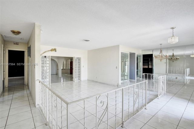 4966 NW 39th St, Lauderdale Lakes, FL 33319