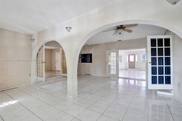 4966 NW 39th St, Lauderdale Lakes, FL 33319