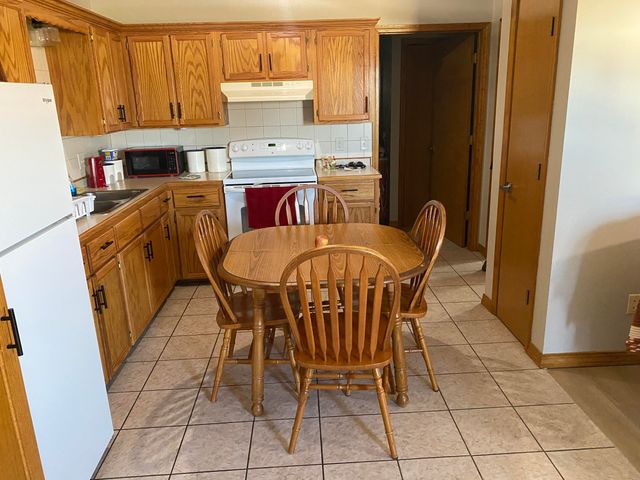 885 W Thoroughfare Street 1-8, Seymour, MO 65746