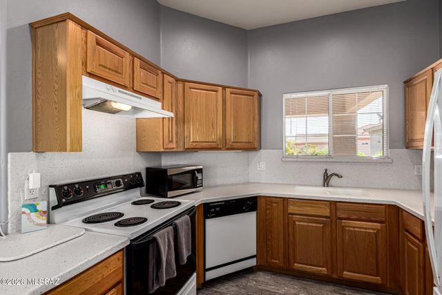 5387 W Claret Cup Place, Marana, AZ 85658