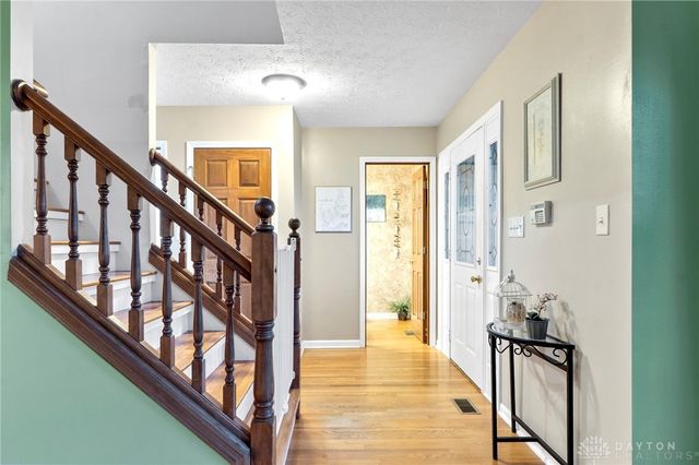 5201 Clearcreek Trail, Bath Twp, OH 45387