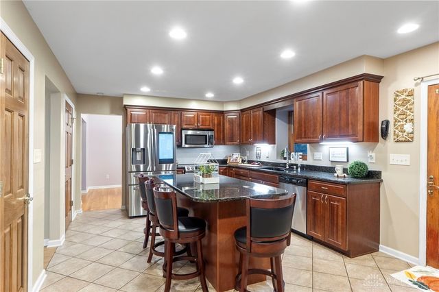 5201 Clearcreek Trail, Bath Twp, OH 45387