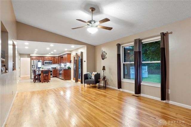 5201 Clearcreek Trail, Bath Twp, OH 45387