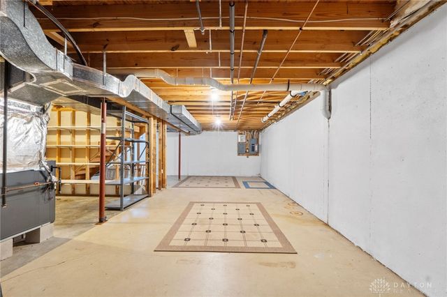 5201 Clearcreek Trail, Bath Twp, OH 45387