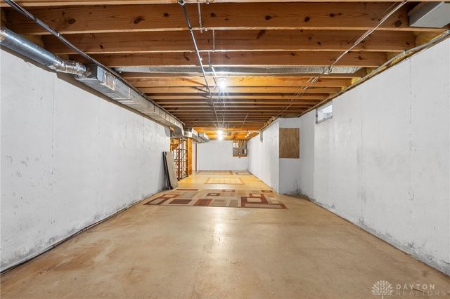 5201 Clearcreek Trail, Bath Twp, OH 45387