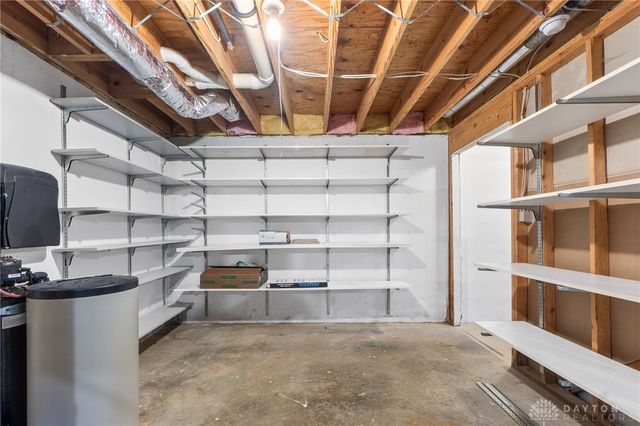 5201 Clearcreek Trail, Bath Twp, OH 45387