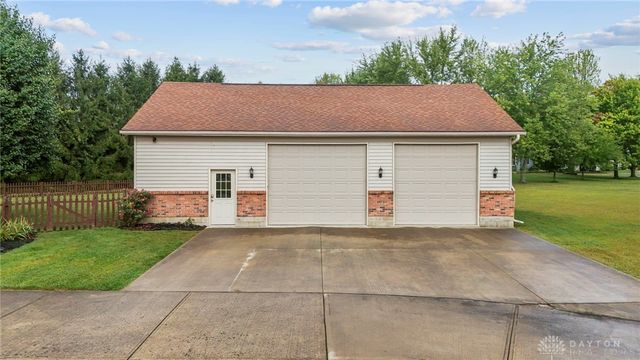 5201 Clearcreek Trail, Bath Twp, OH 45387
