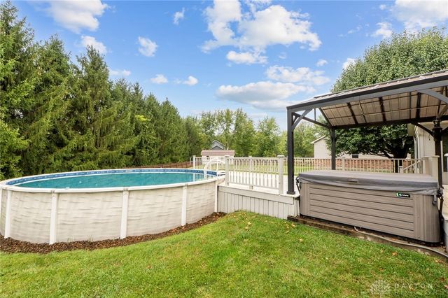 5201 Clearcreek Trail, Bath Twp, OH 45387