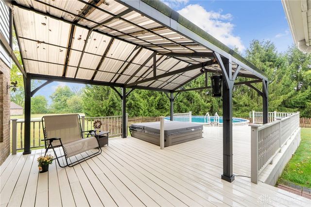 5201 Clearcreek Trail, Bath Twp, OH 45387