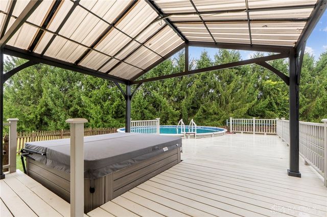 5201 Clearcreek Trail, Bath Twp, OH 45387