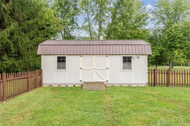 5201 Clearcreek Trail, Bath Twp, OH 45387