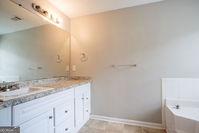 670 Burtons Cove, Hampton, GA 30228