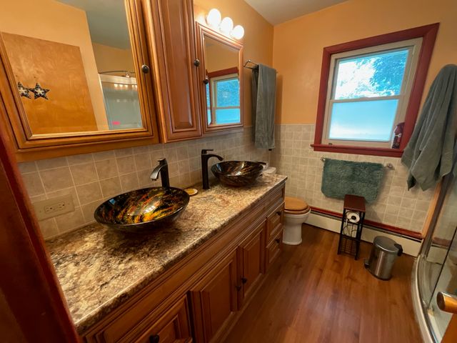 852 Carr Street, Elgin, IL 60123