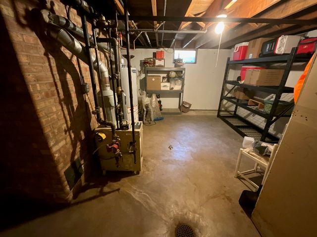 852 Carr Street, Elgin, IL 60123