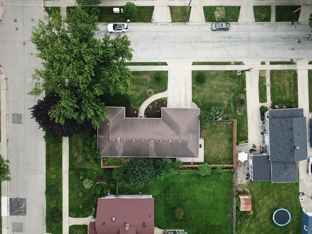 852 Carr Street, Elgin, IL 60123