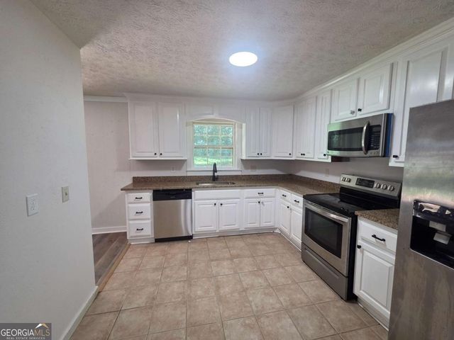 4158 Mountain Glen Trace, Snellville, GA 30039