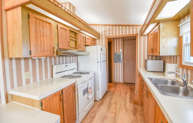 605 Cedar Court, Jonesville, MI 49250