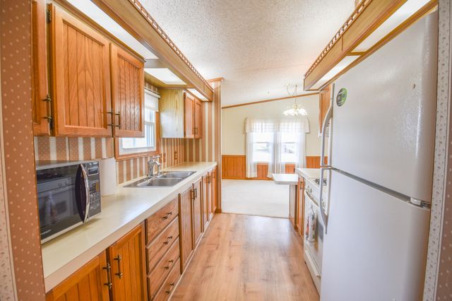 605 Cedar Court, Jonesville, MI 49250