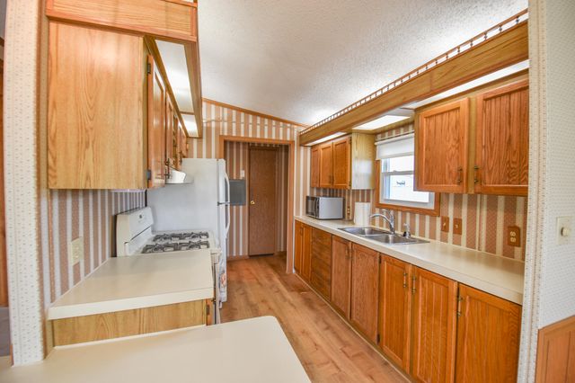 605 Cedar Court, Jonesville, MI 49250