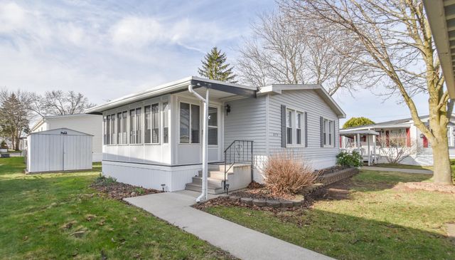 605 Cedar Court, Jonesville, MI 49250