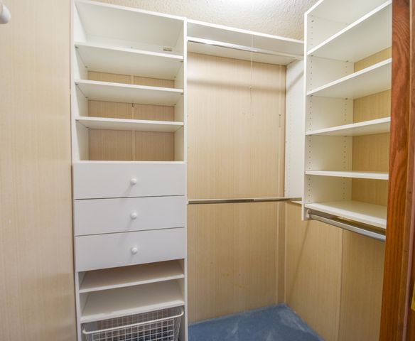 605 Cedar Court, Jonesville, MI 49250