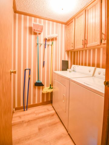 605 Cedar Court, Jonesville, MI 49250