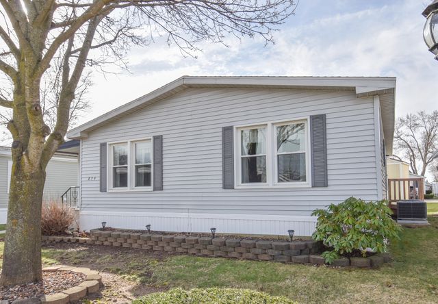 605 Cedar Court, Jonesville, MI 49250