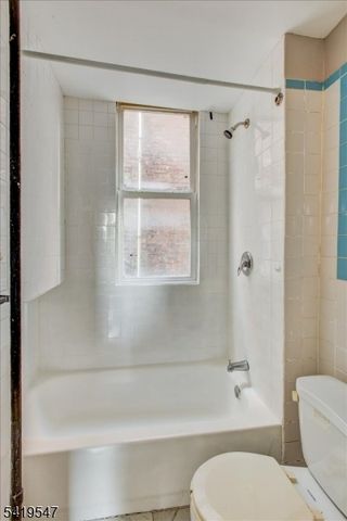 70 S 9Th St, Newark City, NJ 07107