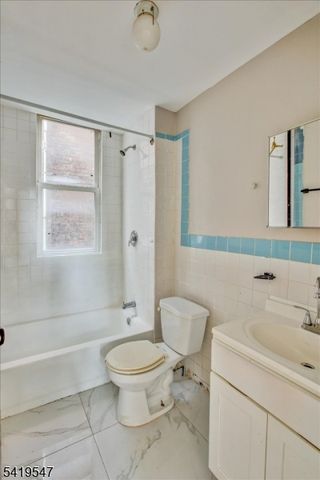 70 S 9Th St, Newark City, NJ 07107