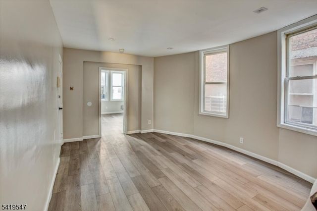 70 S 9Th St, Newark City, NJ 07107