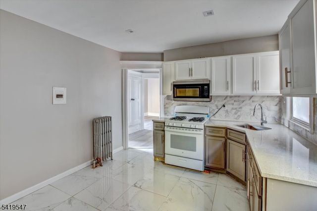 70 S 9Th St, Newark City, NJ 07107